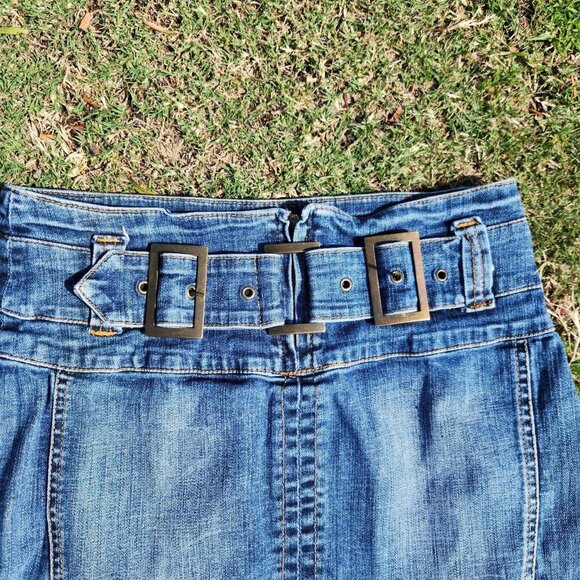 Vintage Y2K Cache Mini Denim Skirt !! - Picture 2 of 4